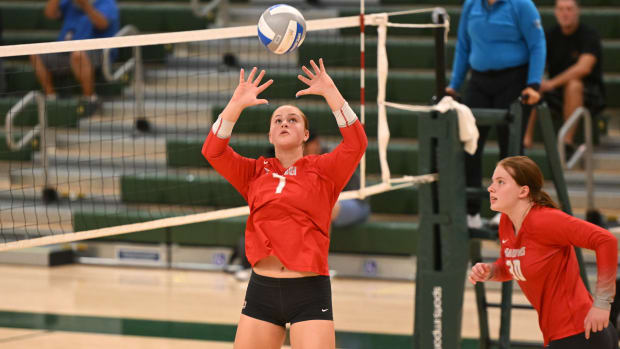 Mira Costa vs. Mater Dei girls volleyball by Heston Quan 8-29-23082920231 (4)